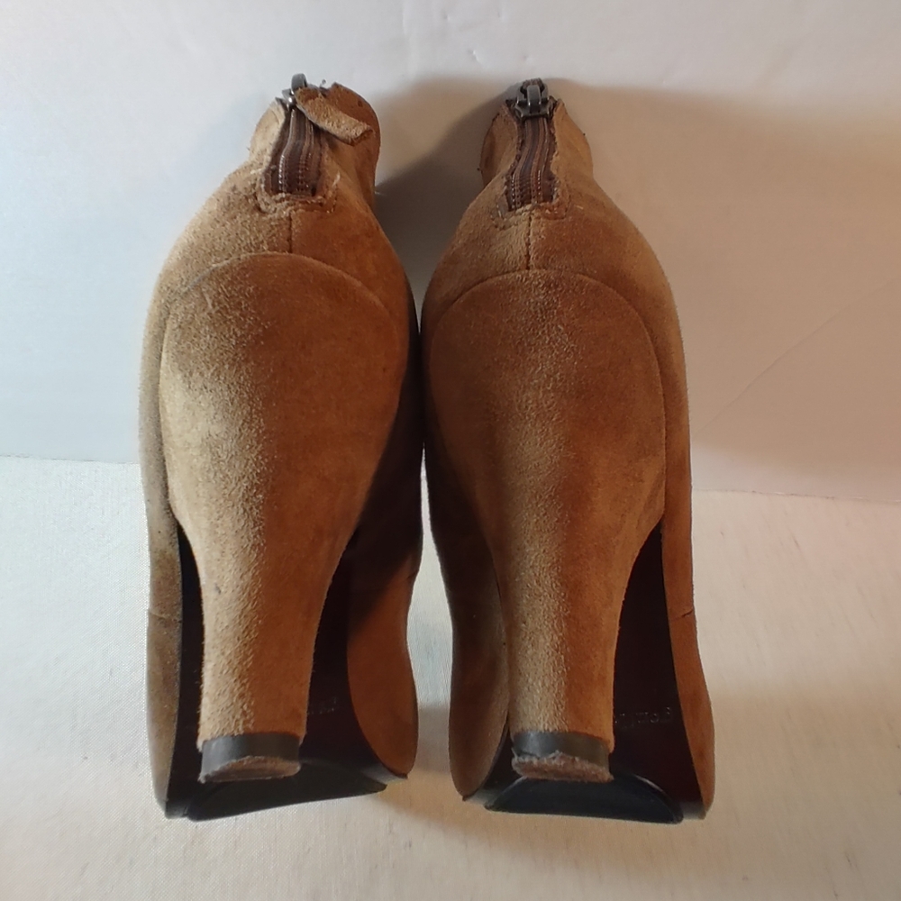 Gentle Souls Tan Suede Heeled Shoes - Picture 12 of 15